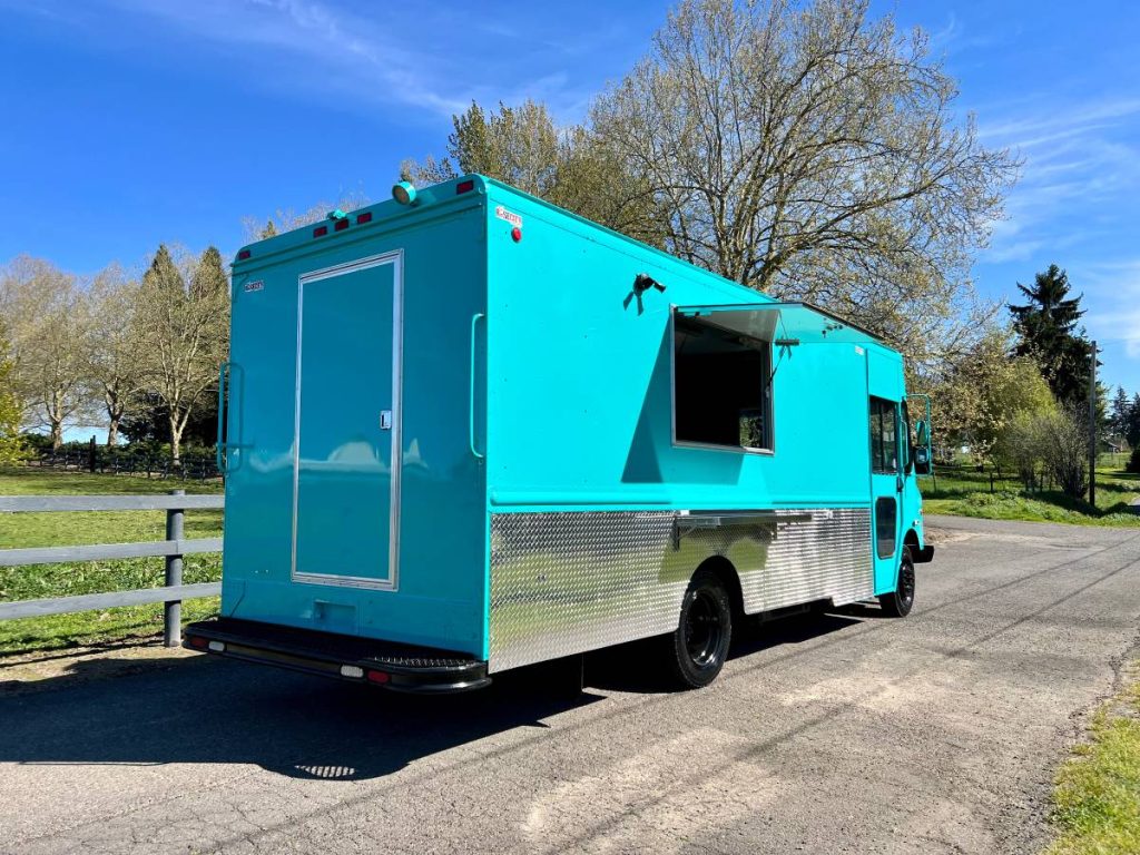 2008 Gas Engine Food Truck