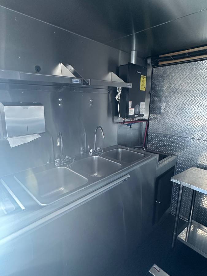 2022 22-Foot Food Trailer – Fully Equipped, Business-Ready