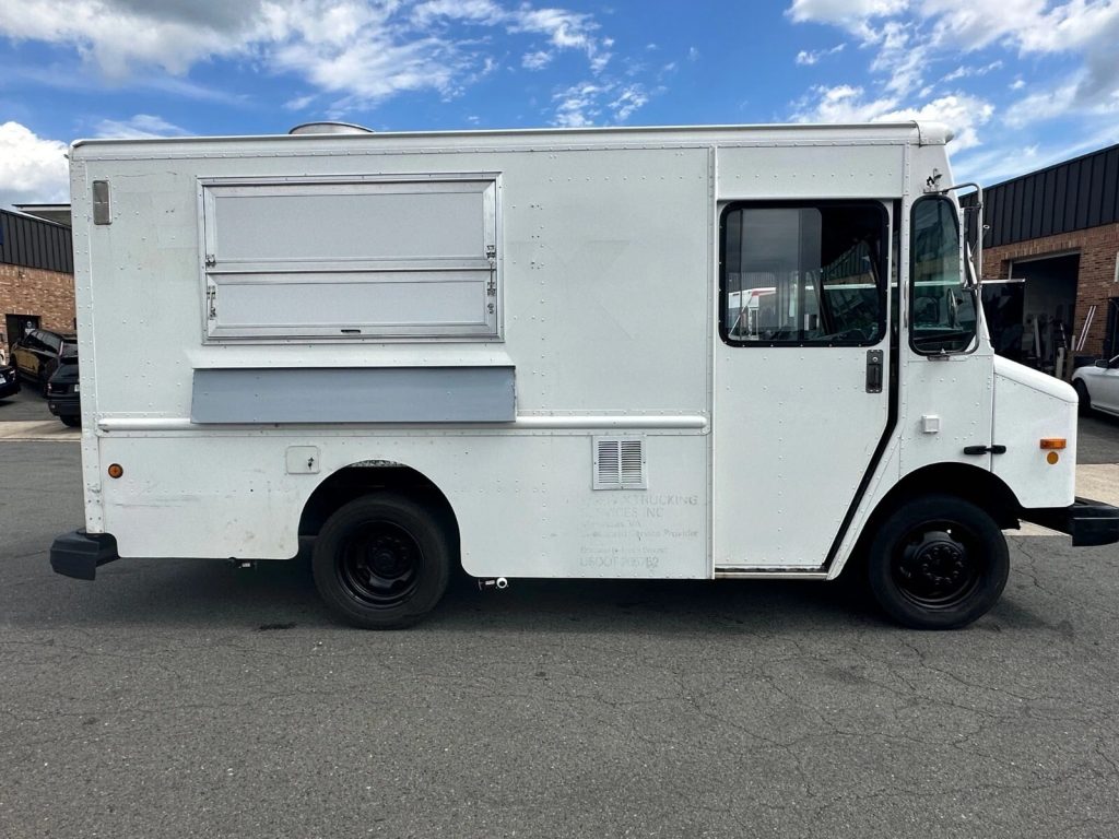 2002/2024 Workhorse P42 Food Truck