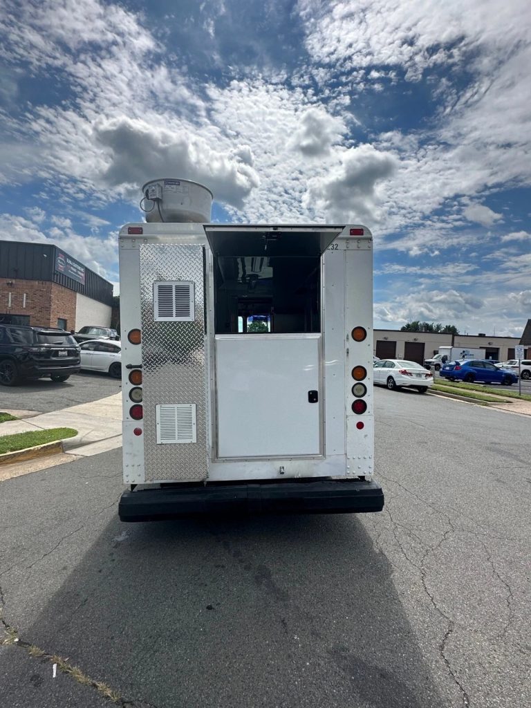 2002/2024 Workhorse P42 Food Truck